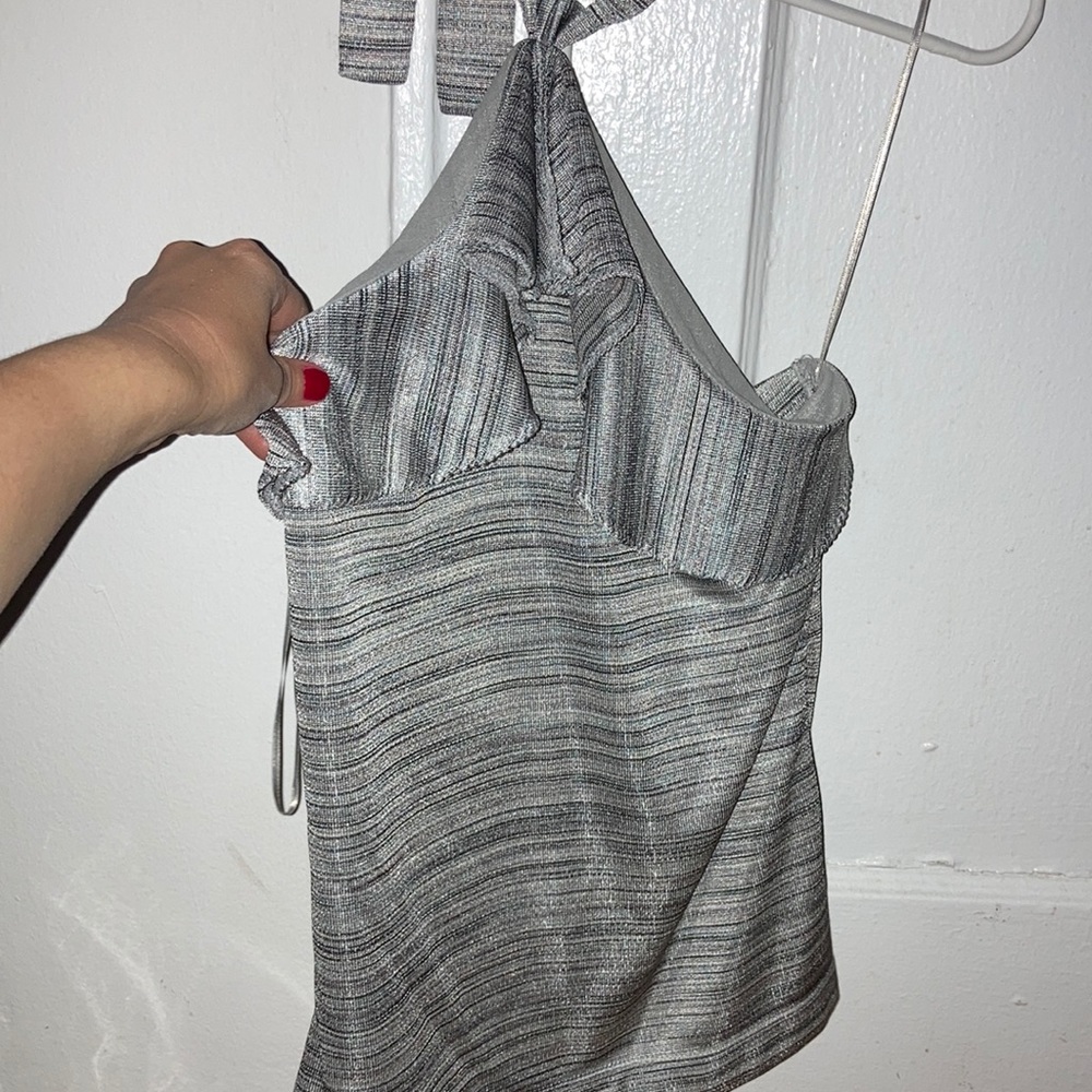 Absolutely adorable halter top with ruffle neck